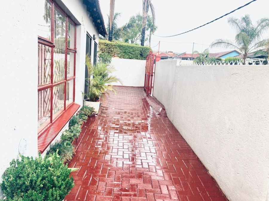 3 Bedroom Property for Sale in Mabopane Unit M North West
